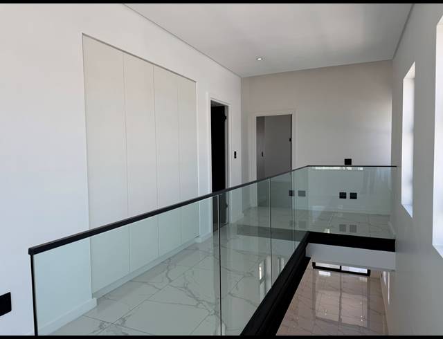3 BEDROOM HOUSE FOR SALE IN SANDOWN